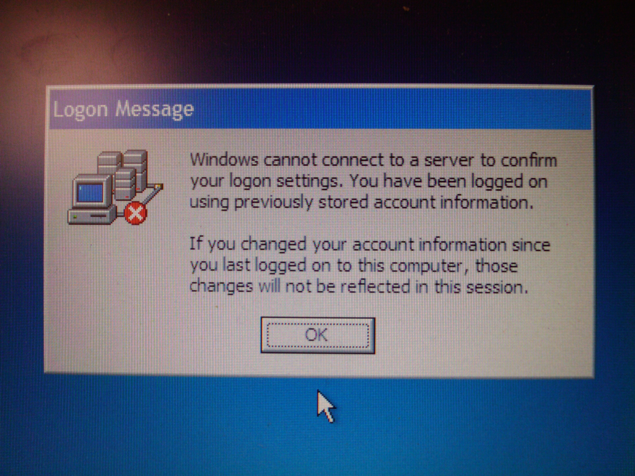 Dialog box indicating that cached credentials are being used at Windows login.