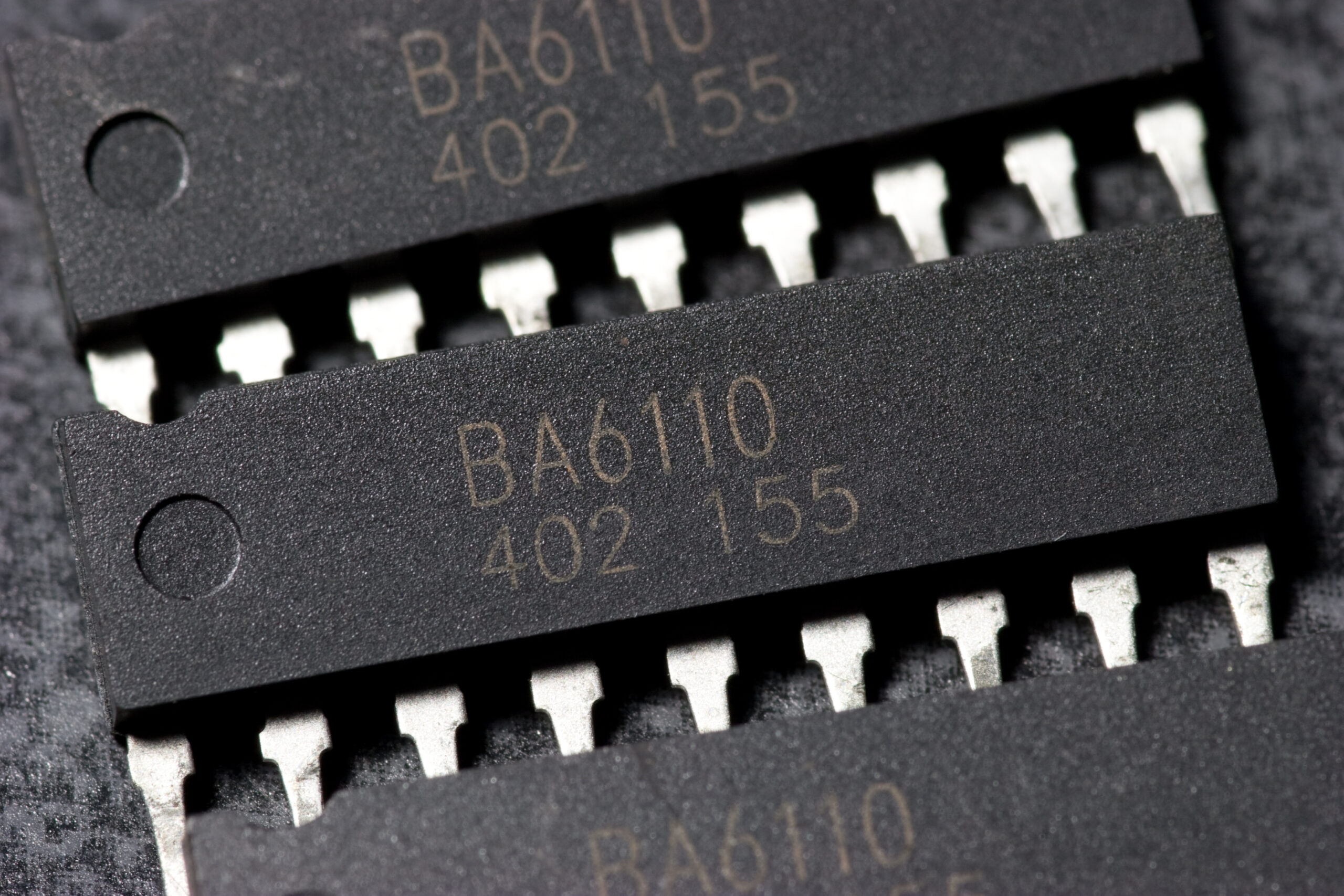 Three BA6110 chips sent to me by a kind soul. Hopefully one of these three will fix x0xb0x #888.