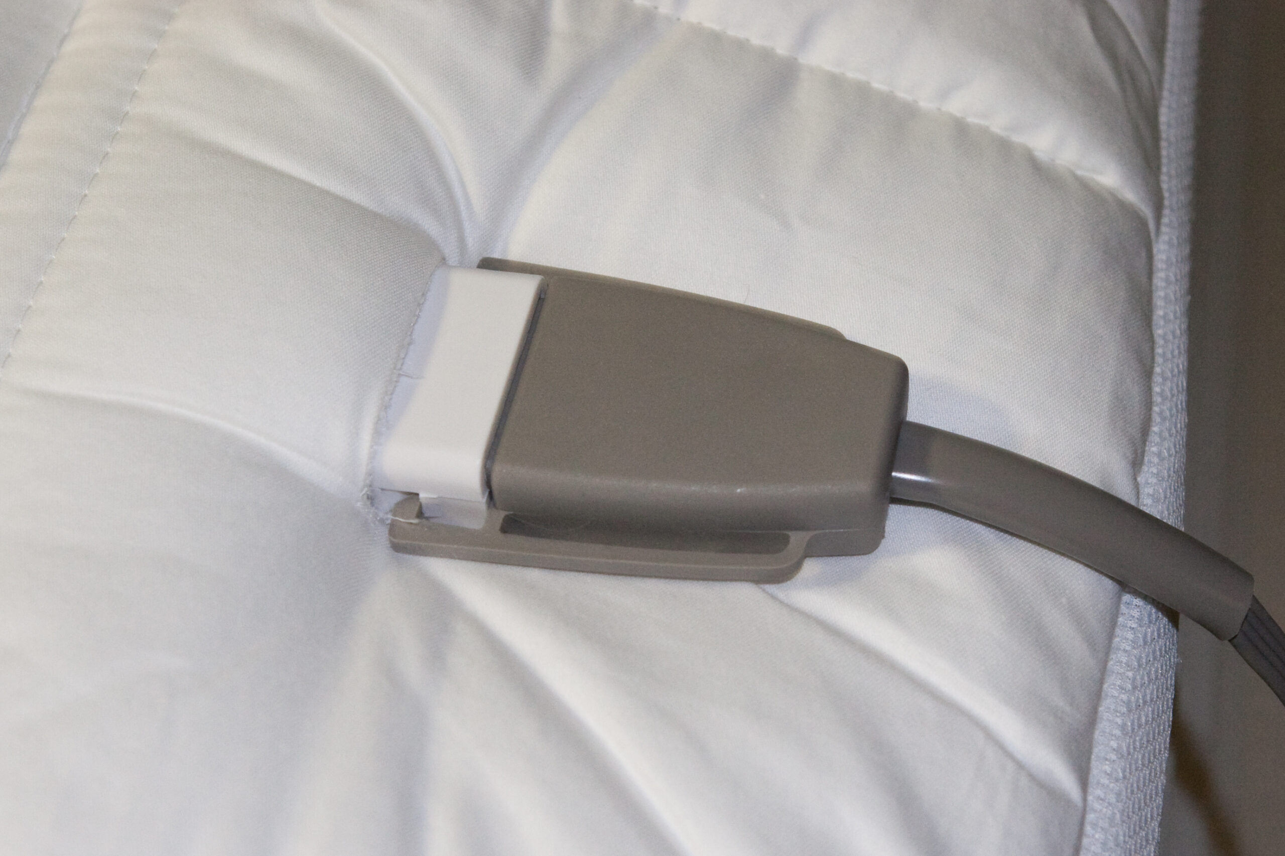 Connector on a Sunbeam Premium Queen-size heated mattress pad.