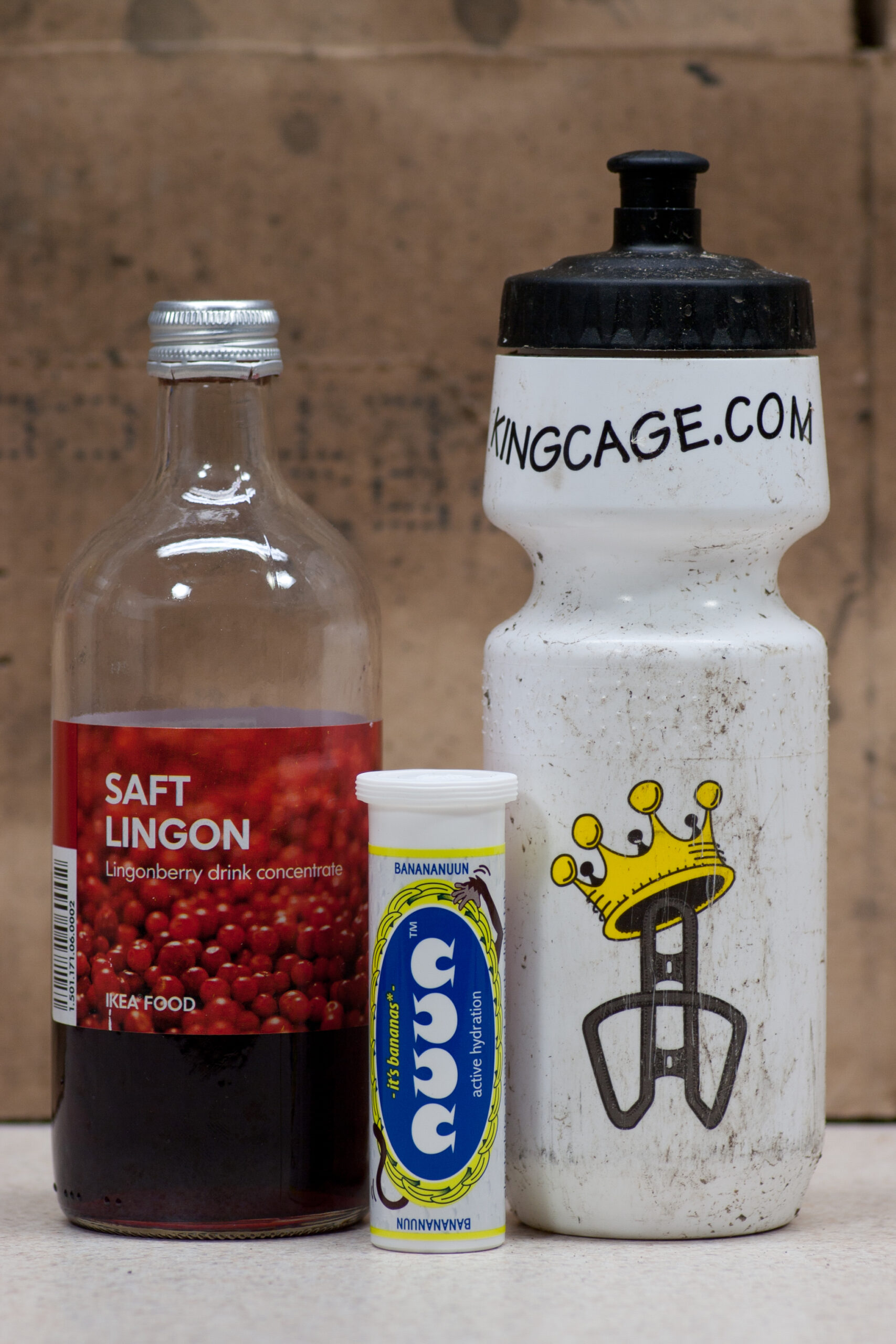 Ikea Lingonberry drink concentrate and Banananuun-flavored nuun mixed in a water bottle make a decent substitute for powdered electrolyte drink.