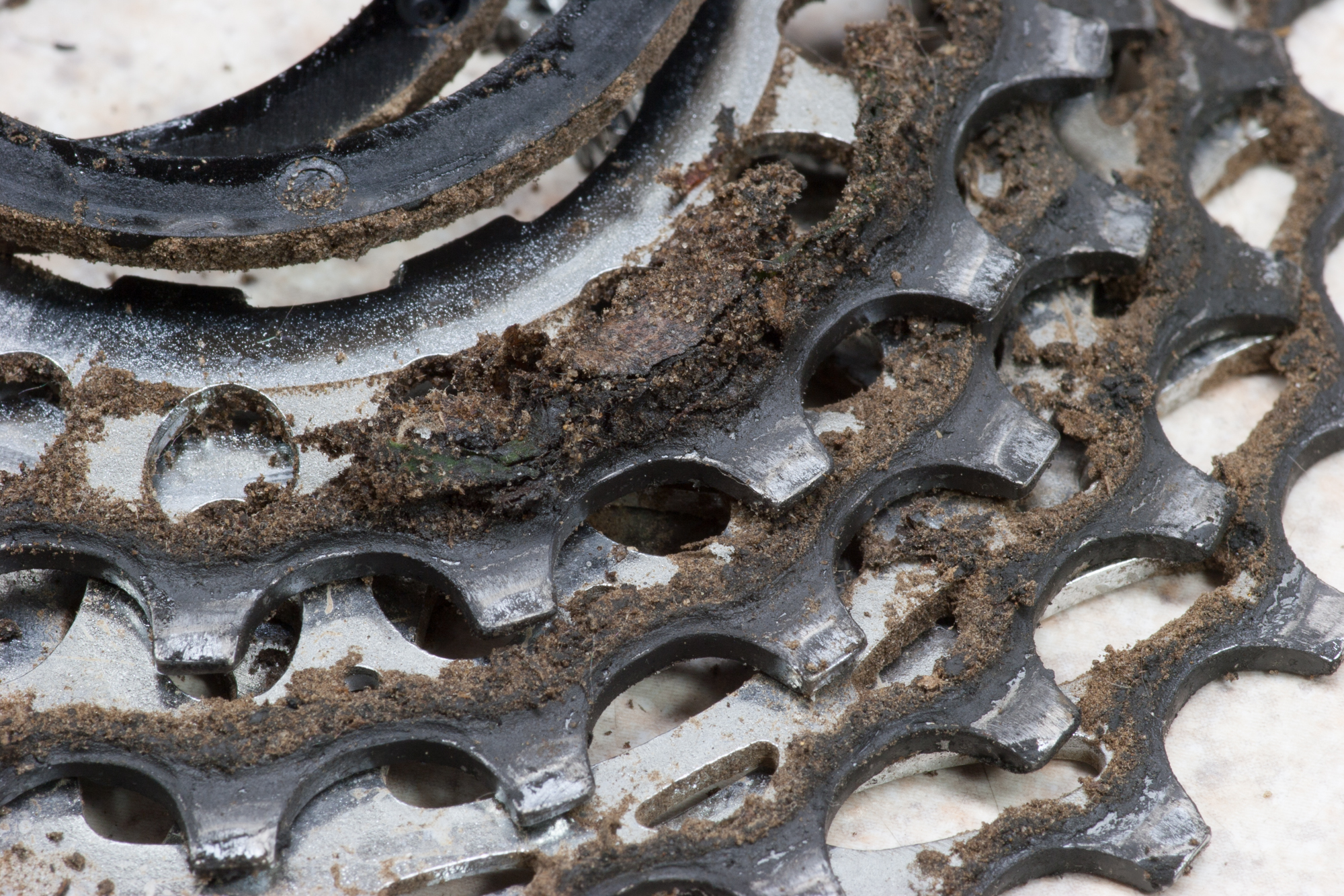 Dirty cogs from the cassette after 586 miles of riding.