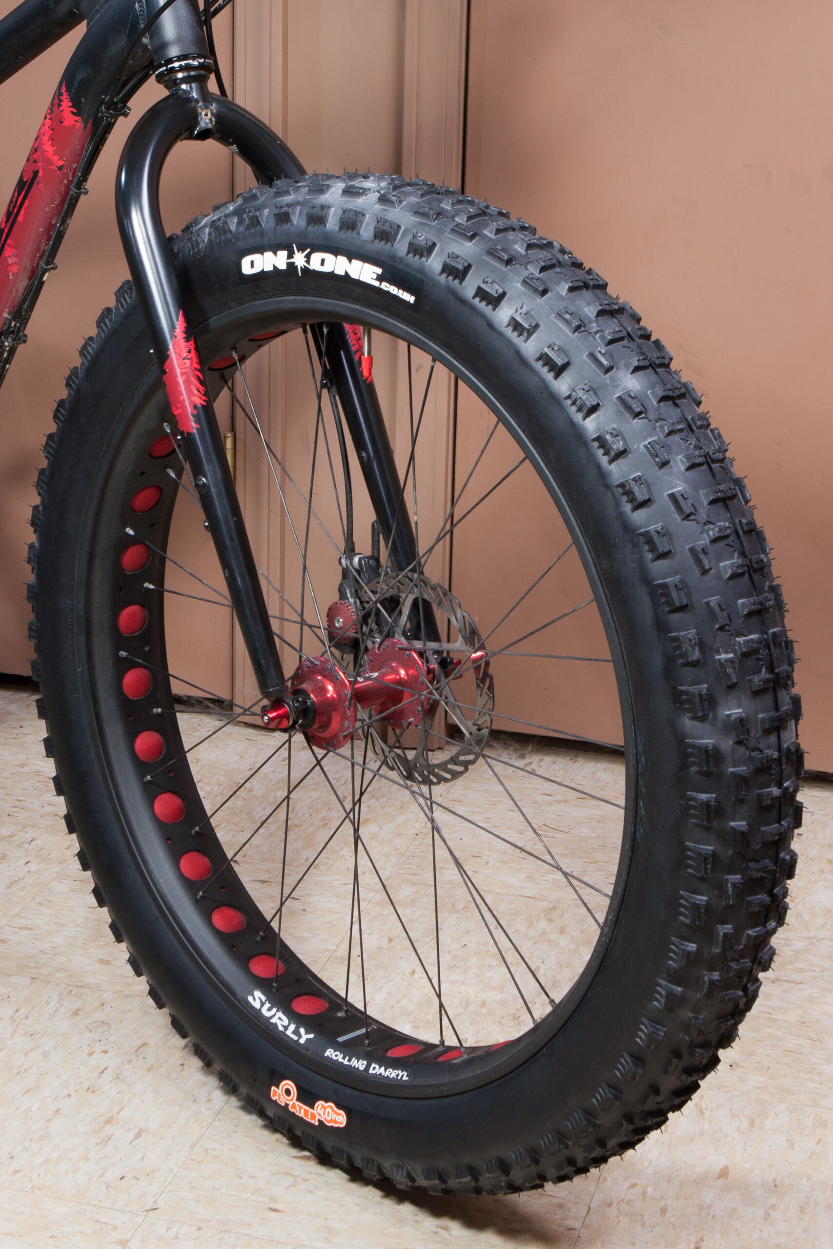 On-One Floater installed on Holy Rolling Darryl rim on the front of the Mukluk 2.