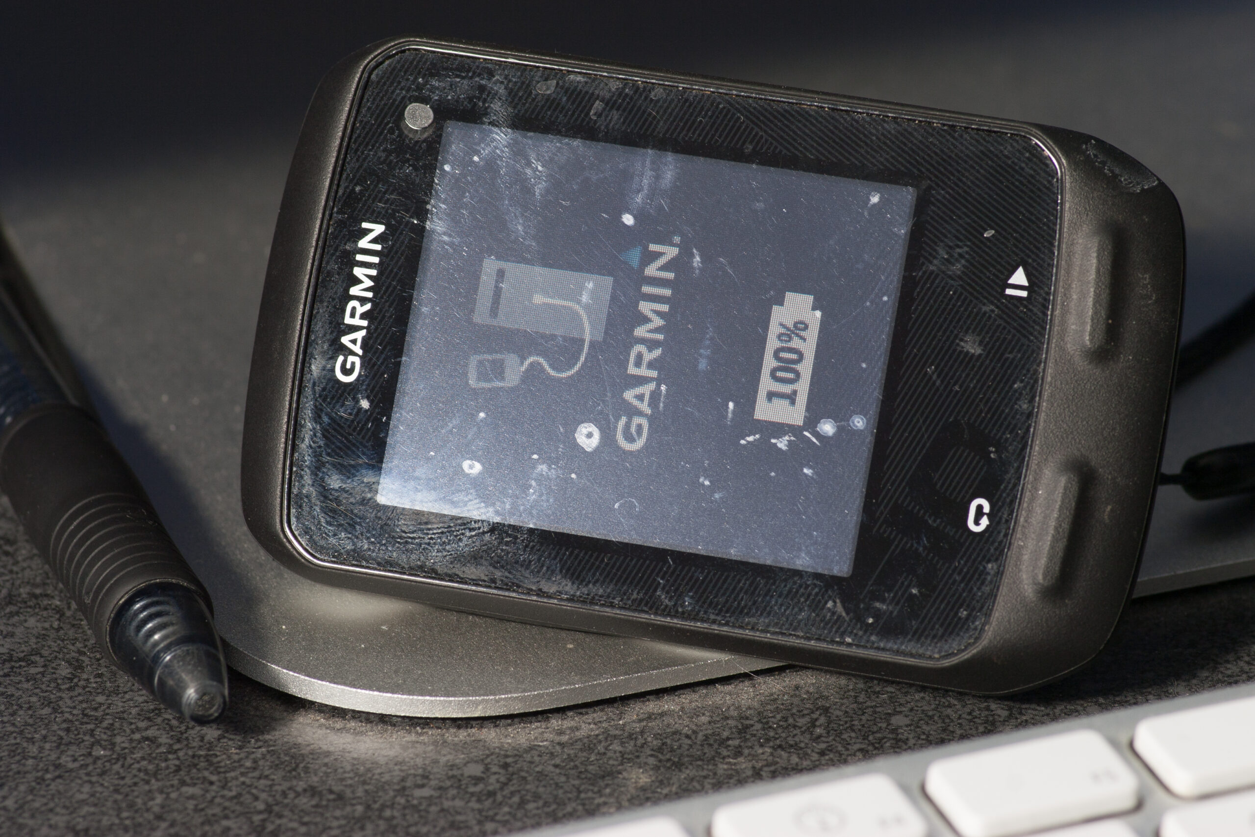 Garmin Edge 510 plugged into my iMac, with the screen indicating that it is connected to a computer.