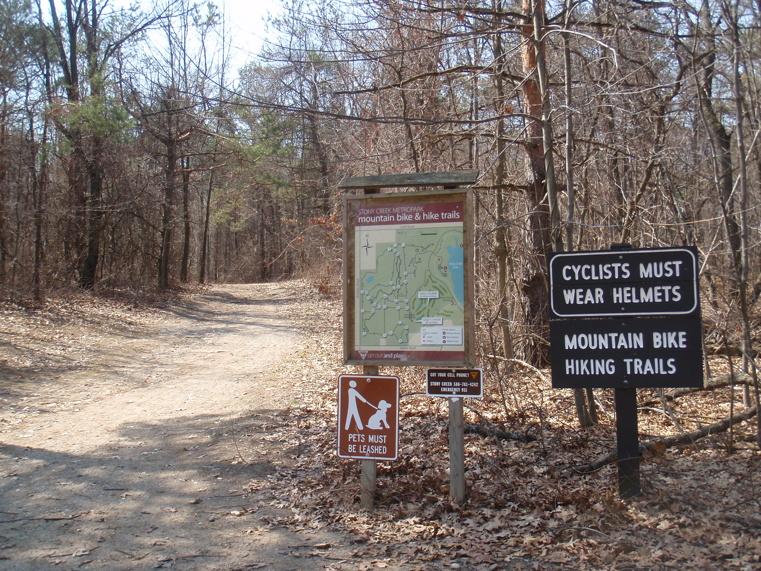 Entrance to Stony Creek's mountain bike trails from the F parking lot at the West Branch picnic area. The trails were in perfect shape today.