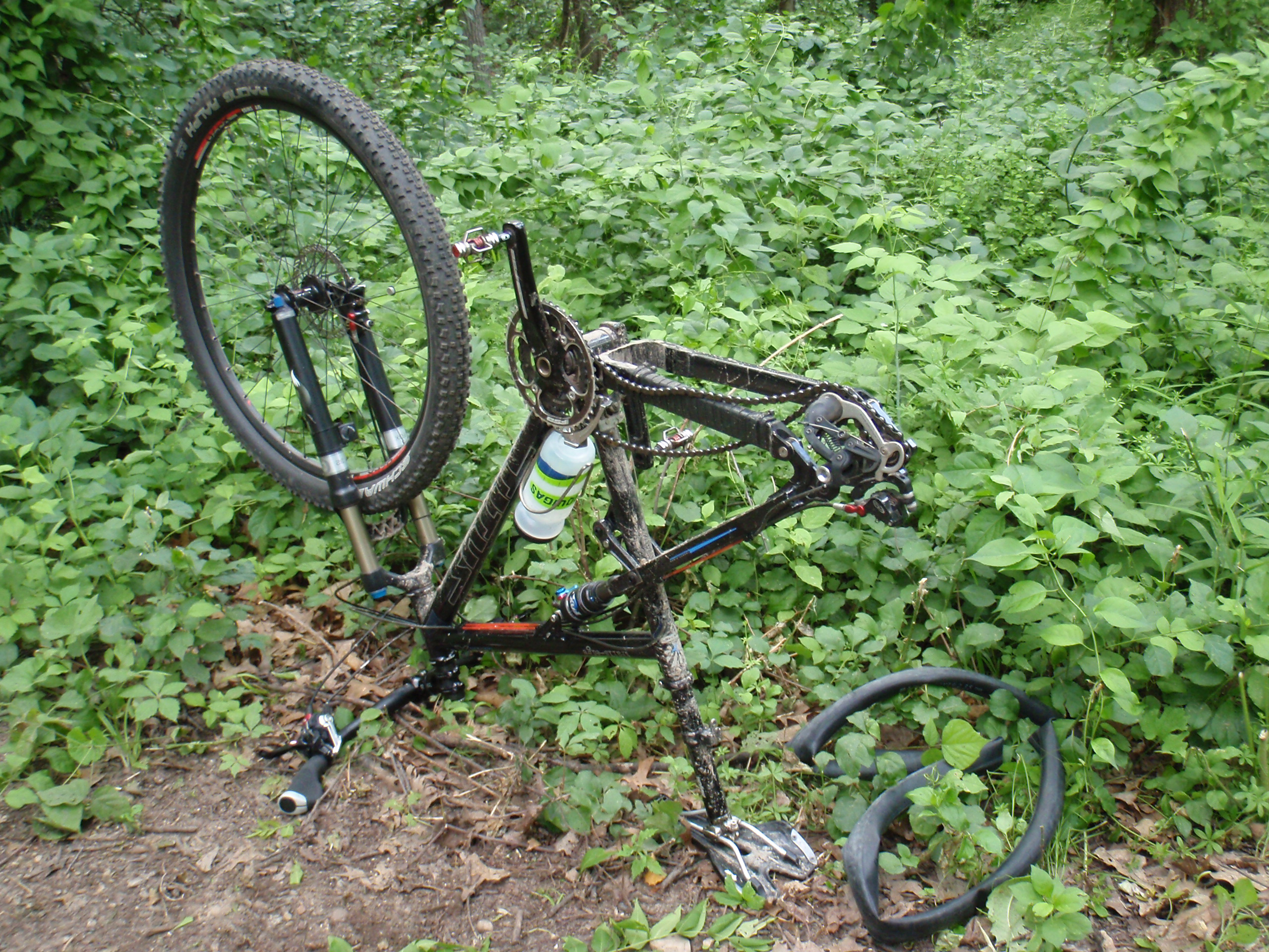 Fixing a pinch flat at the side of The Roller Coaster in Stony Creek. I'm very glad that I had DEET with me, as the mosquitos were horrible.